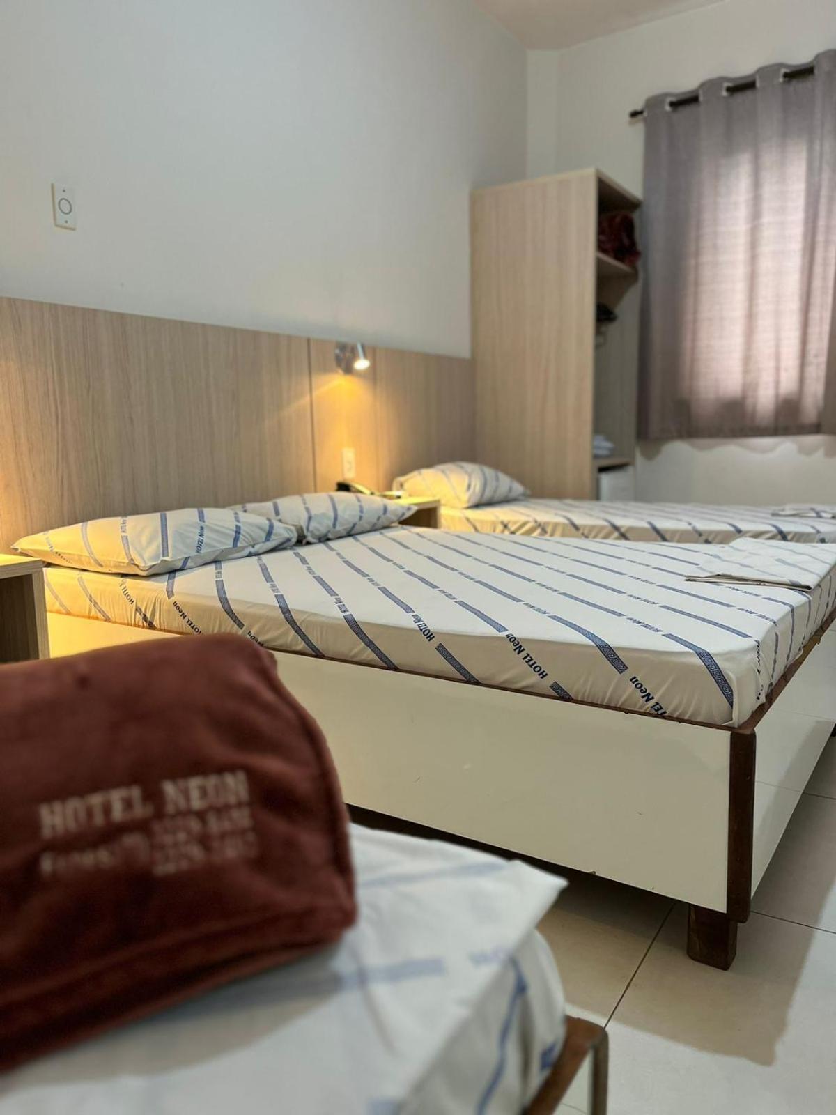 Hotel Neon - próximo a 25 de março, Bom Retiro e Brás, á 2min do mirante Sampa SKY e pista de skate Anhangabaú San Paolo Esterno foto