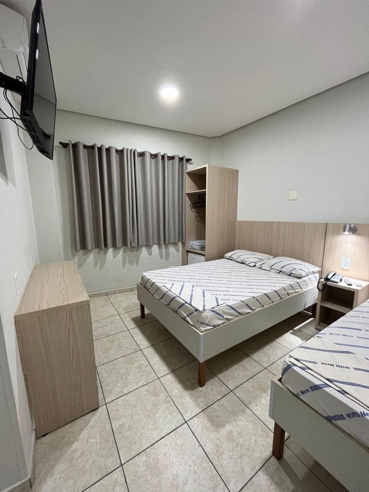 Hotel Neon - próximo a 25 de março, Bom Retiro e Brás, á 2min do mirante Sampa SKY e pista de skate Anhangabaú San Paolo Esterno foto