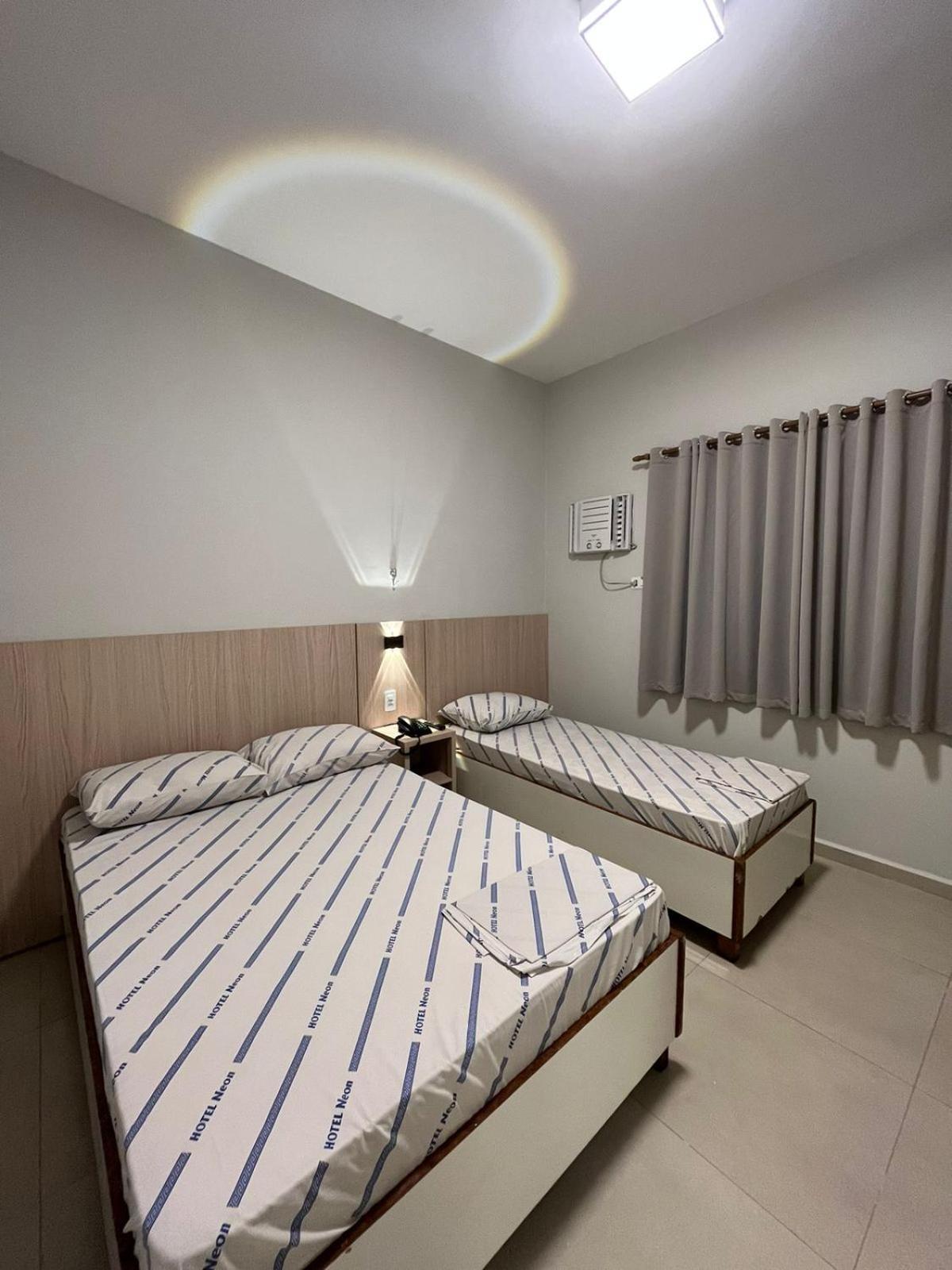 Hotel Neon - próximo a 25 de março, Bom Retiro e Brás, á 2min do mirante Sampa SKY e pista de skate Anhangabaú San Paolo Esterno foto
