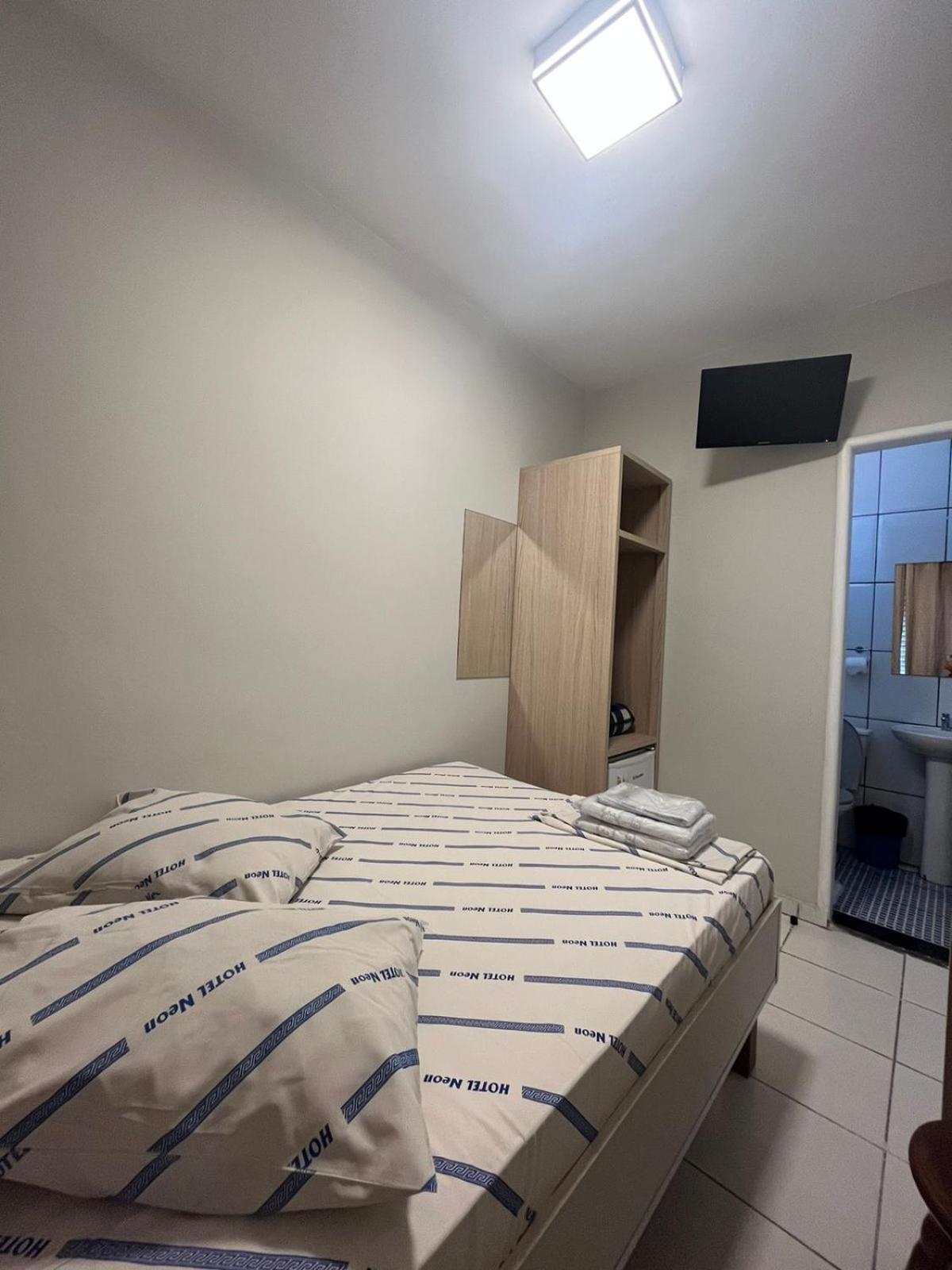 Hotel Neon - próximo a 25 de março, Bom Retiro e Brás, á 2min do mirante Sampa SKY e pista de skate Anhangabaú San Paolo Esterno foto